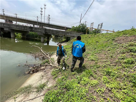 风吹雨淋也不会掉色掉土室外管道疏通机(3)